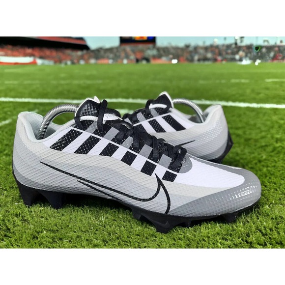 Athletic_Shoes